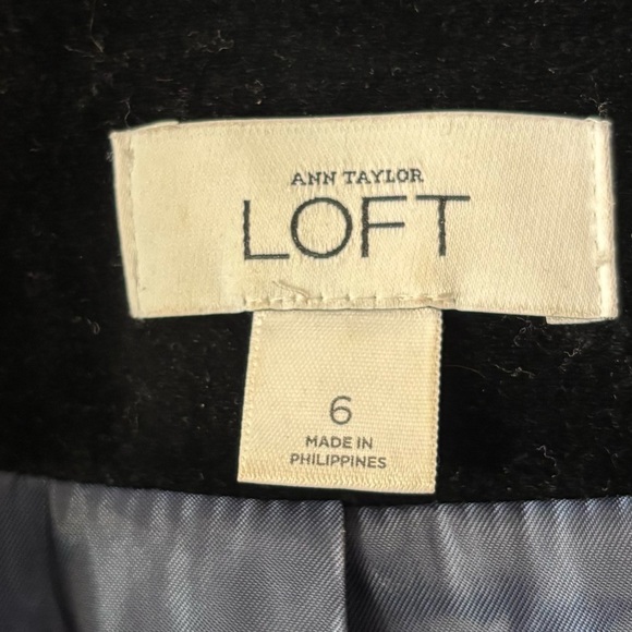 Black Velour Fitted Blazer Jacket Size 6 Ann Taylor Loft - Picture 3 of 10